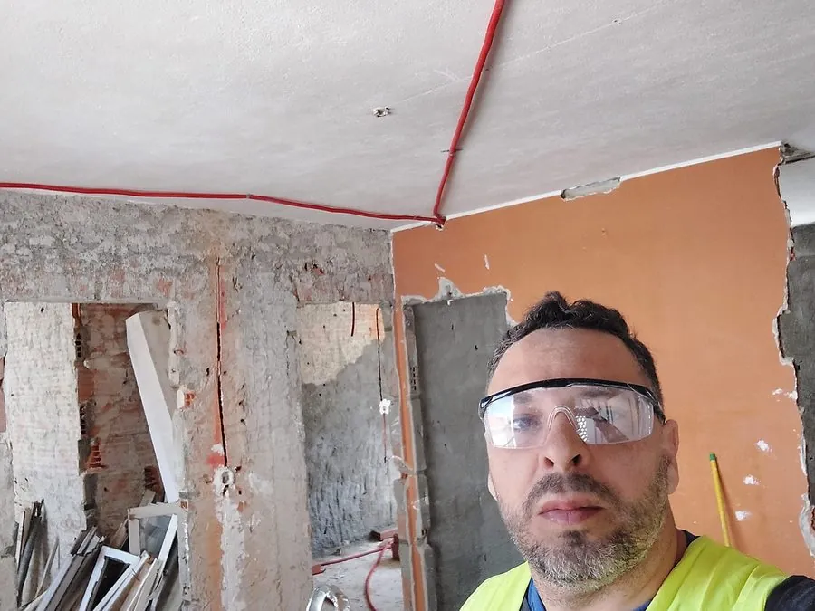 Equipa AGV Soluções em obra